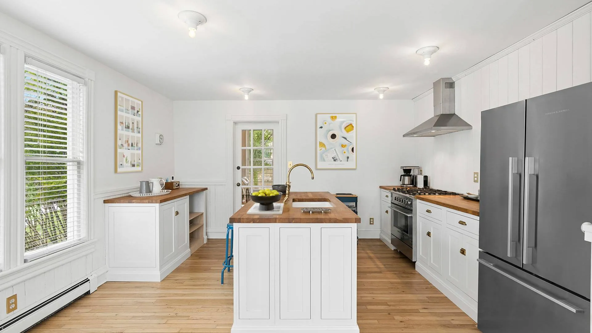 Property at 209 Elm Street, Southampton, NY 11968 5