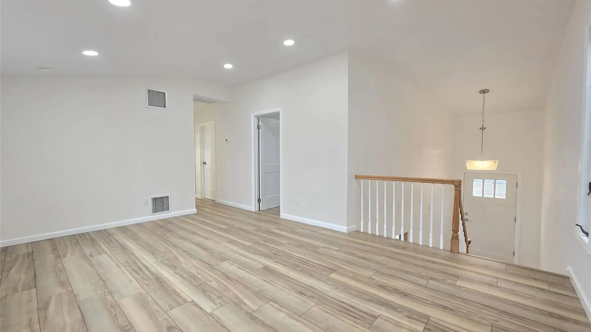 Property at 21 Possum Lane, East Setauket, NY 11733 13