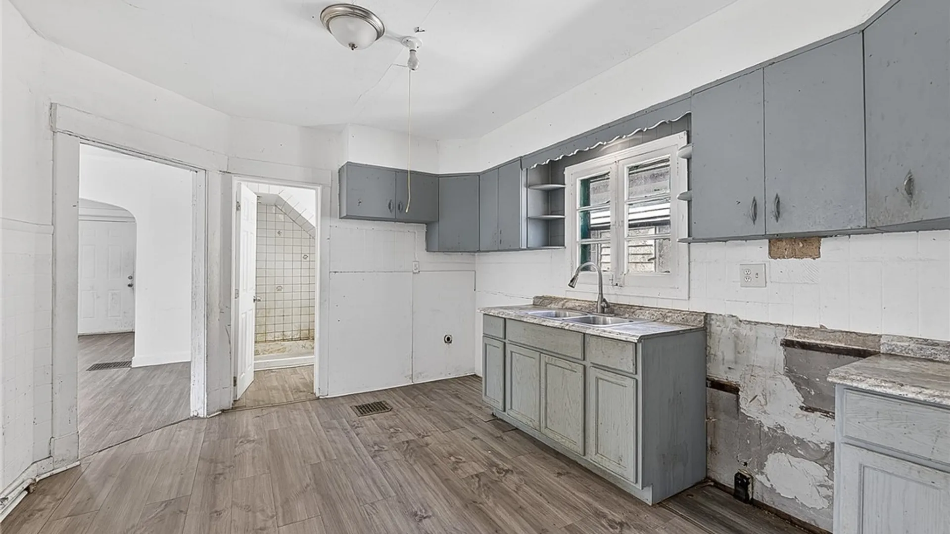 Property at 47 Birch Place, Buffalo, NY 14215 18