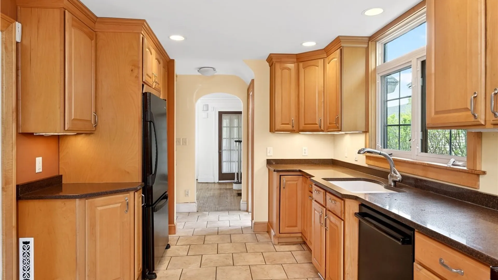 Property at 20 Arundel Road, Buffalo, NY 14216 18