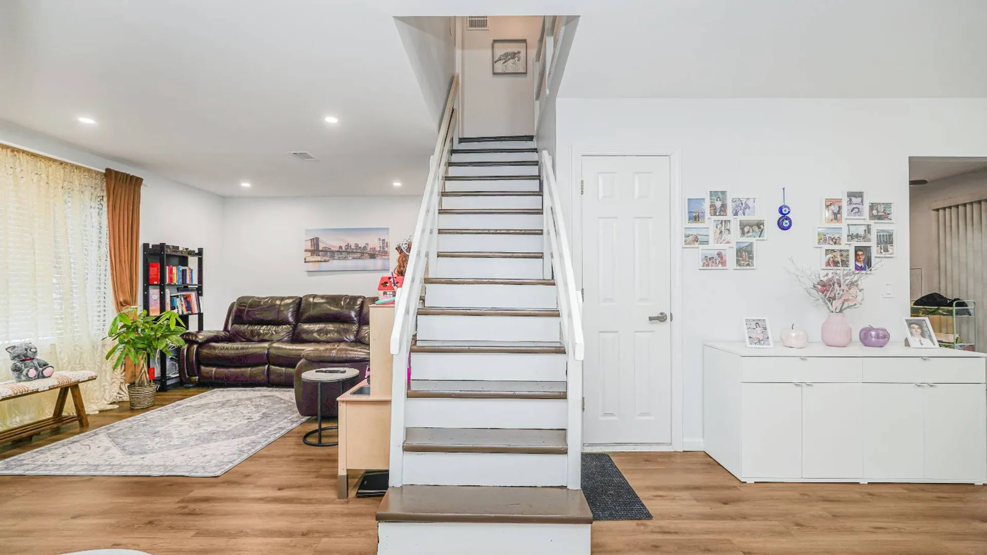 Property at 82 Belmar Dr W, Staten Island, NY 10314 14