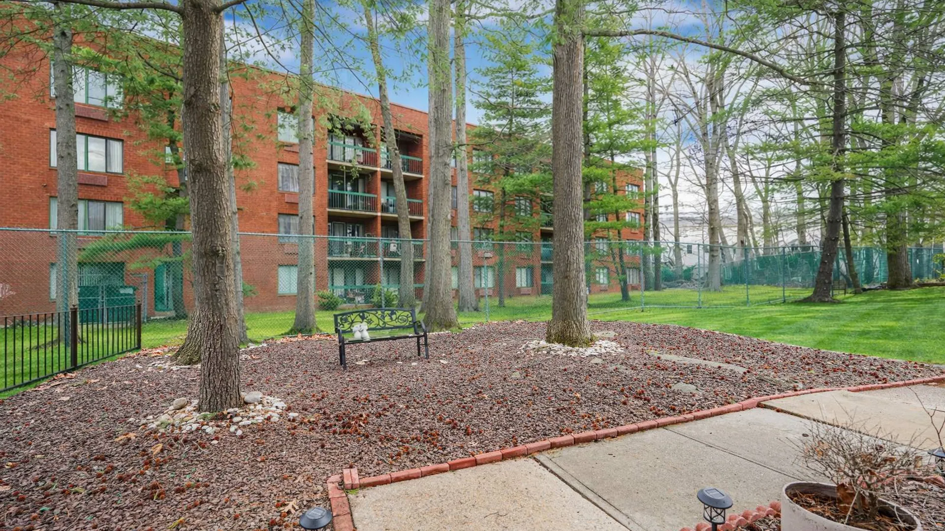Property at 82 Belmar Dr W, Staten Island, NY 10314 2