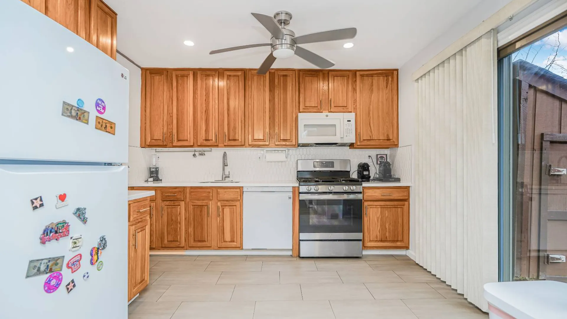 Property at 82 Belmar Dr W, Staten Island, NY 10314 6