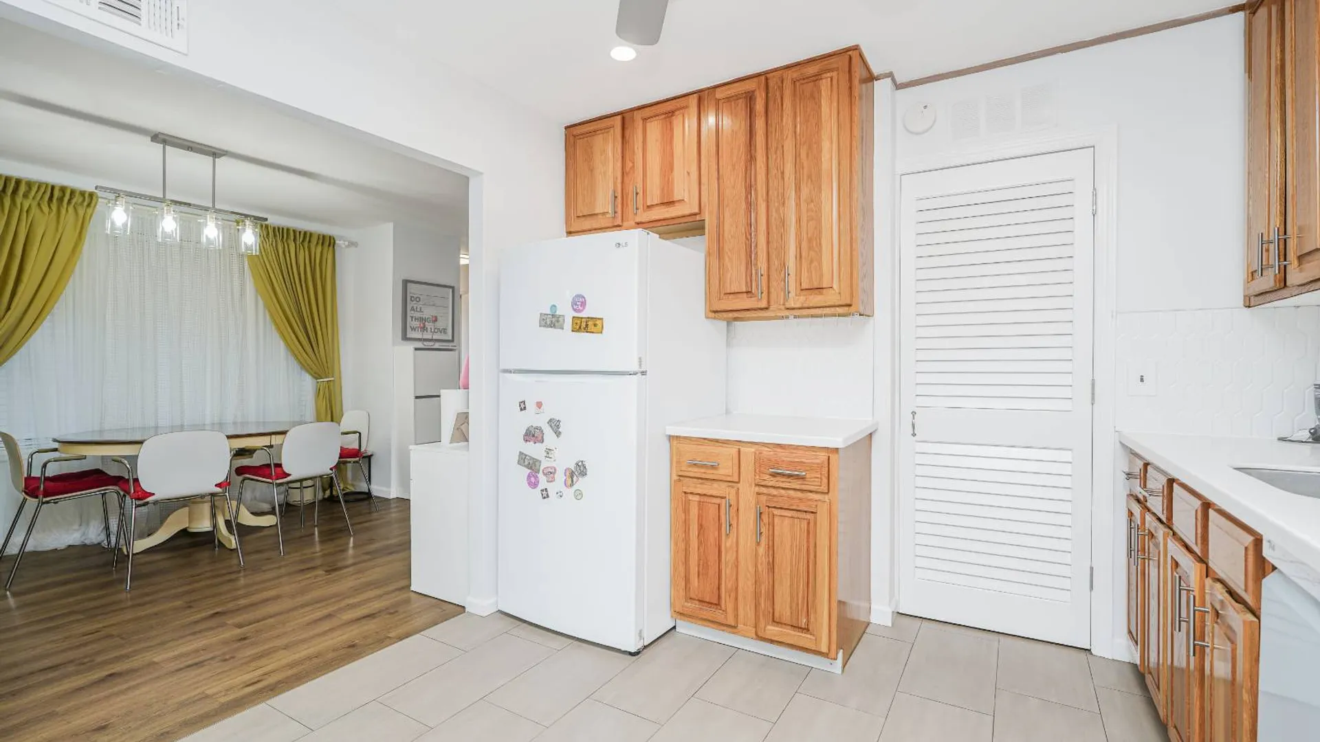 Property at 82 Belmar Dr W, Staten Island, NY 10314 8