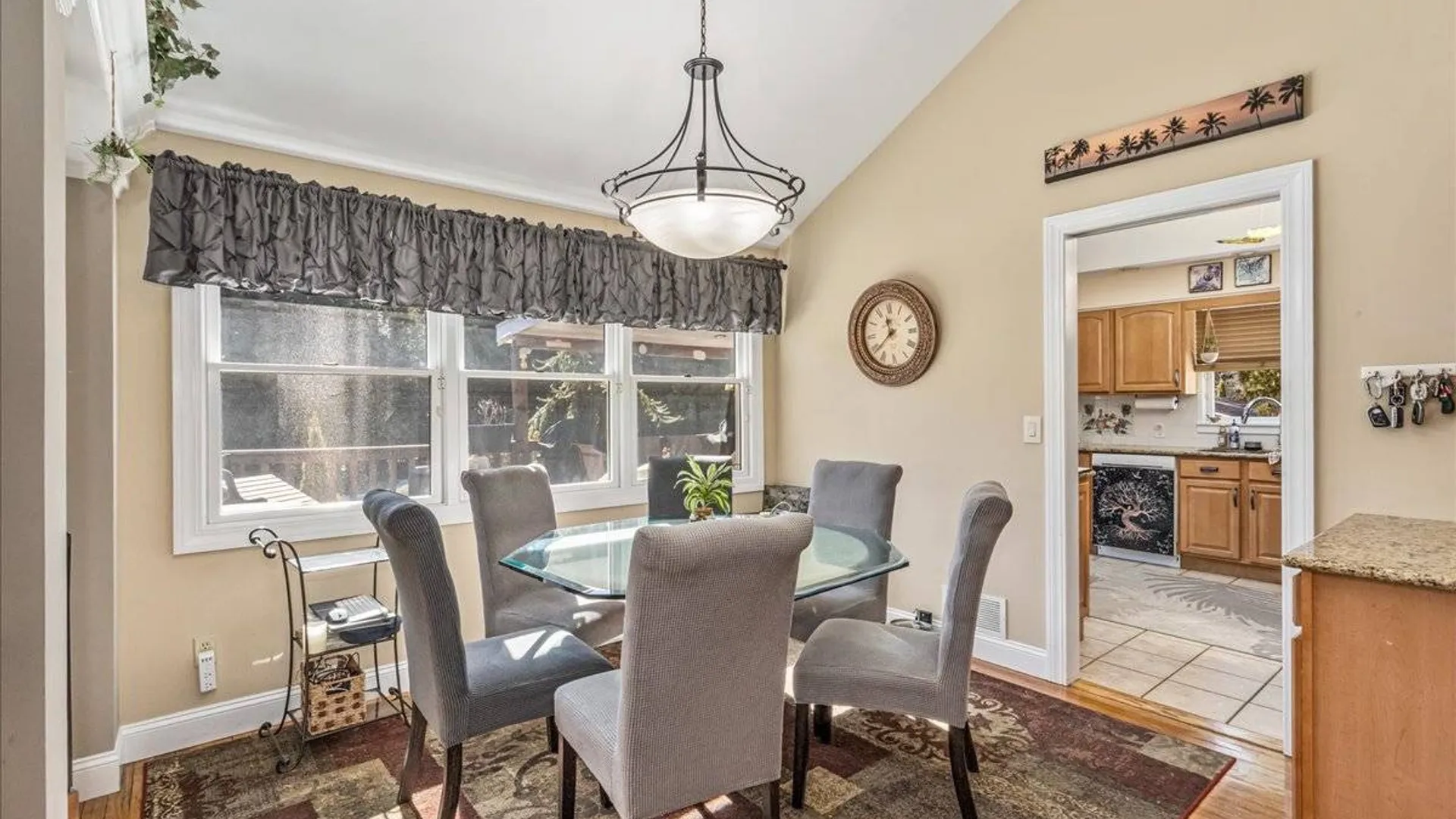 Property at 4 Andover Pl, Huntington, NY 11743 10