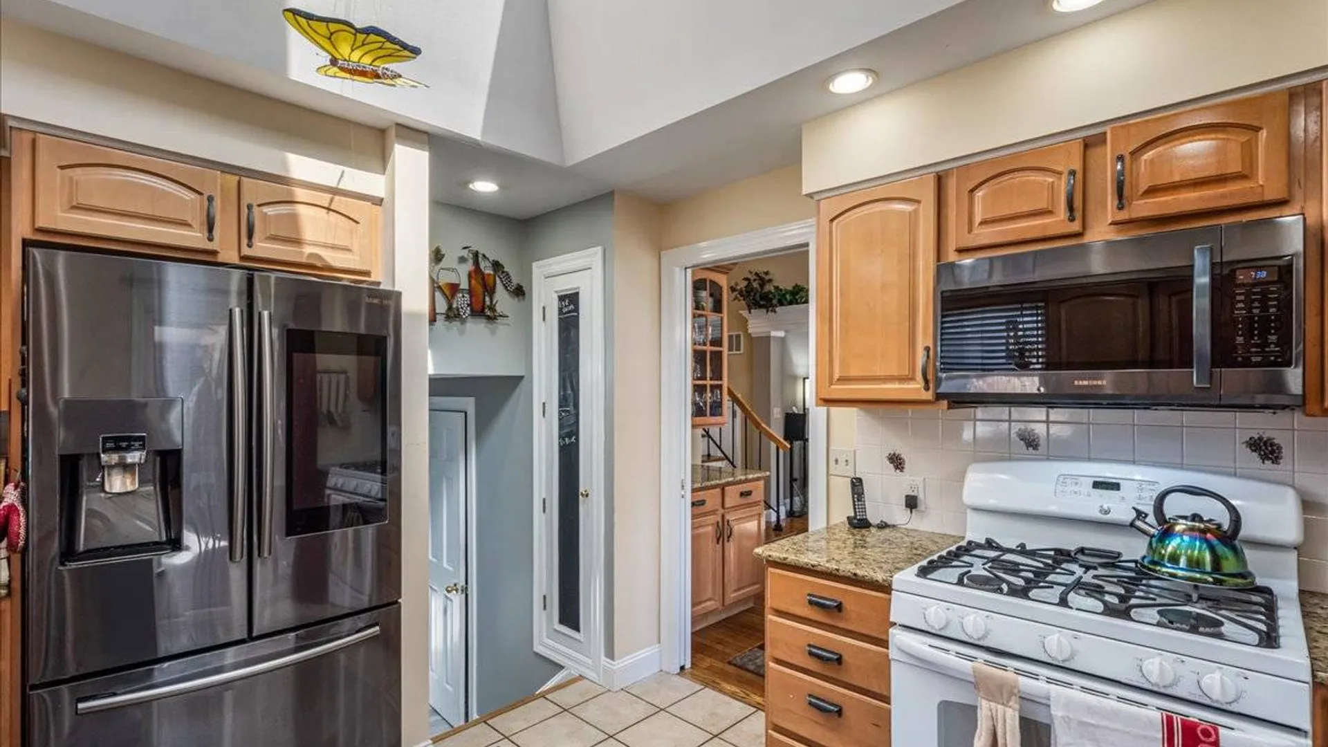 Property at 4 Andover Pl, Huntington, NY 11743 14