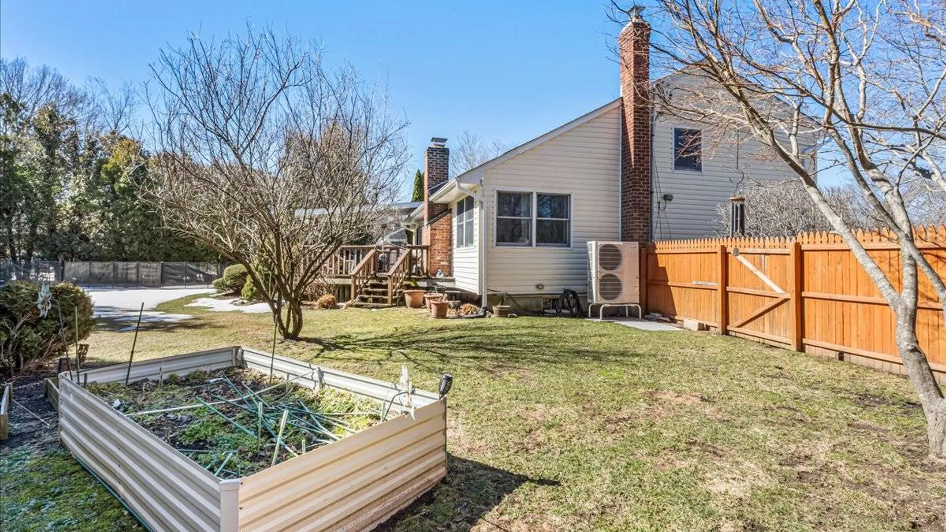 Property at 4 Andover Pl, Huntington, NY 11743 32