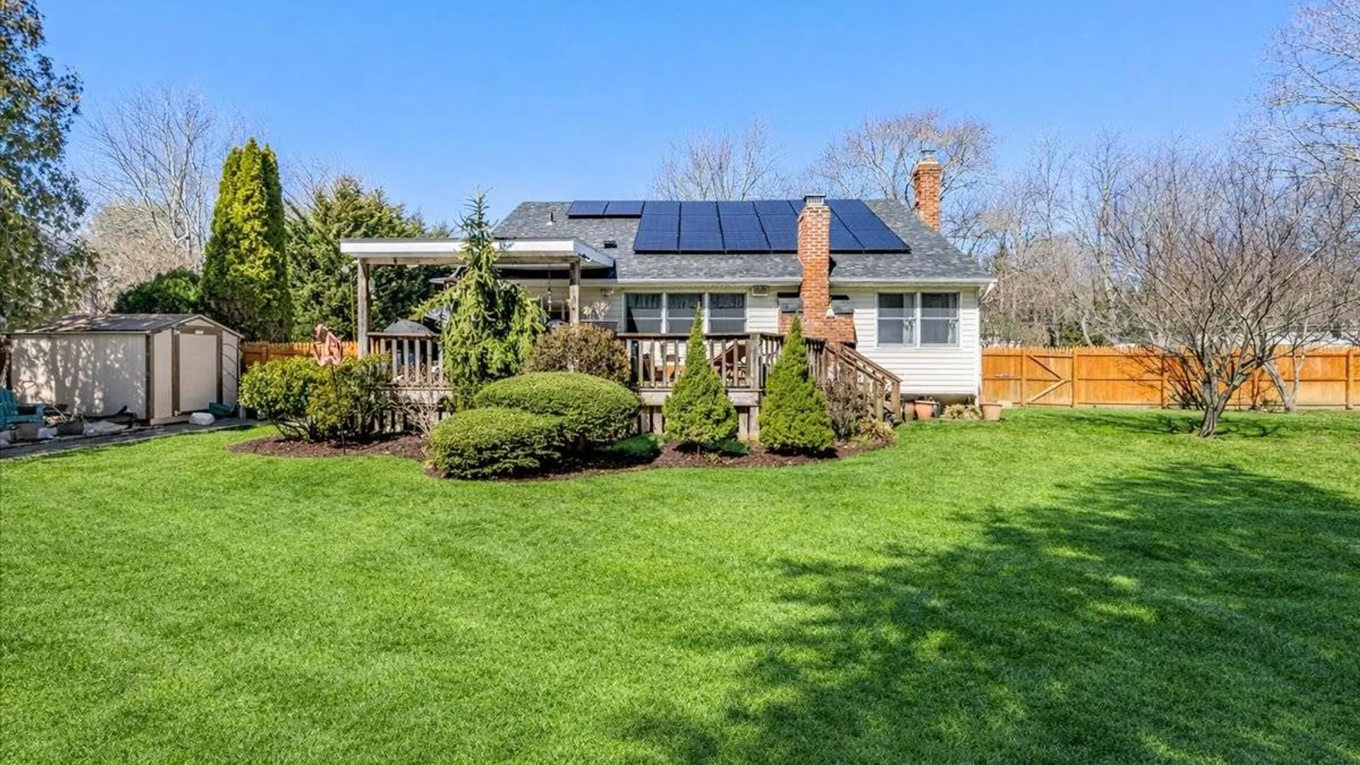 Property at 4 Andover Pl, Huntington, NY 11743 34