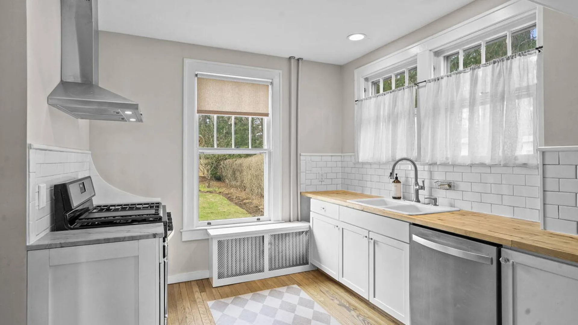 Property at 39 Fifth Avenue, Saratoga Springs, NY 12866 9