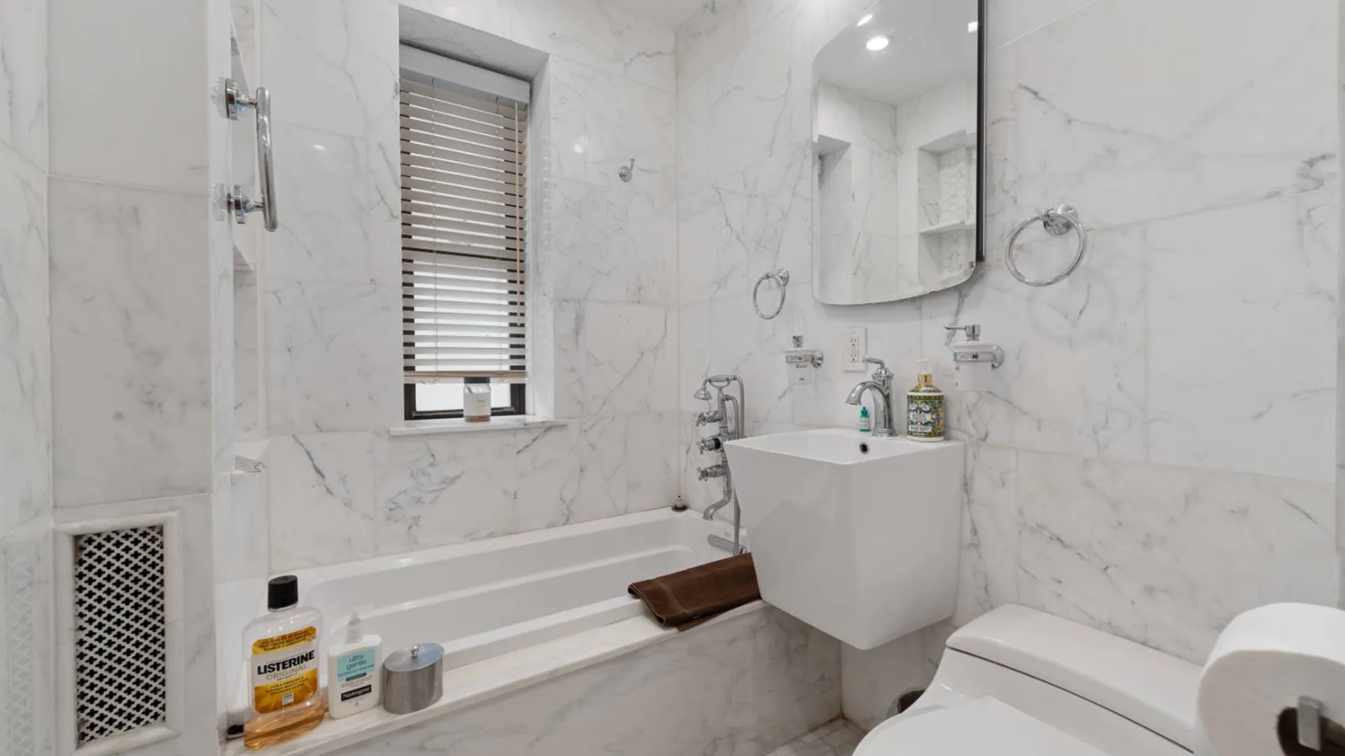 Property at 83-44 Lefferts Blvd, Kew Gardens, NY 11415 16
