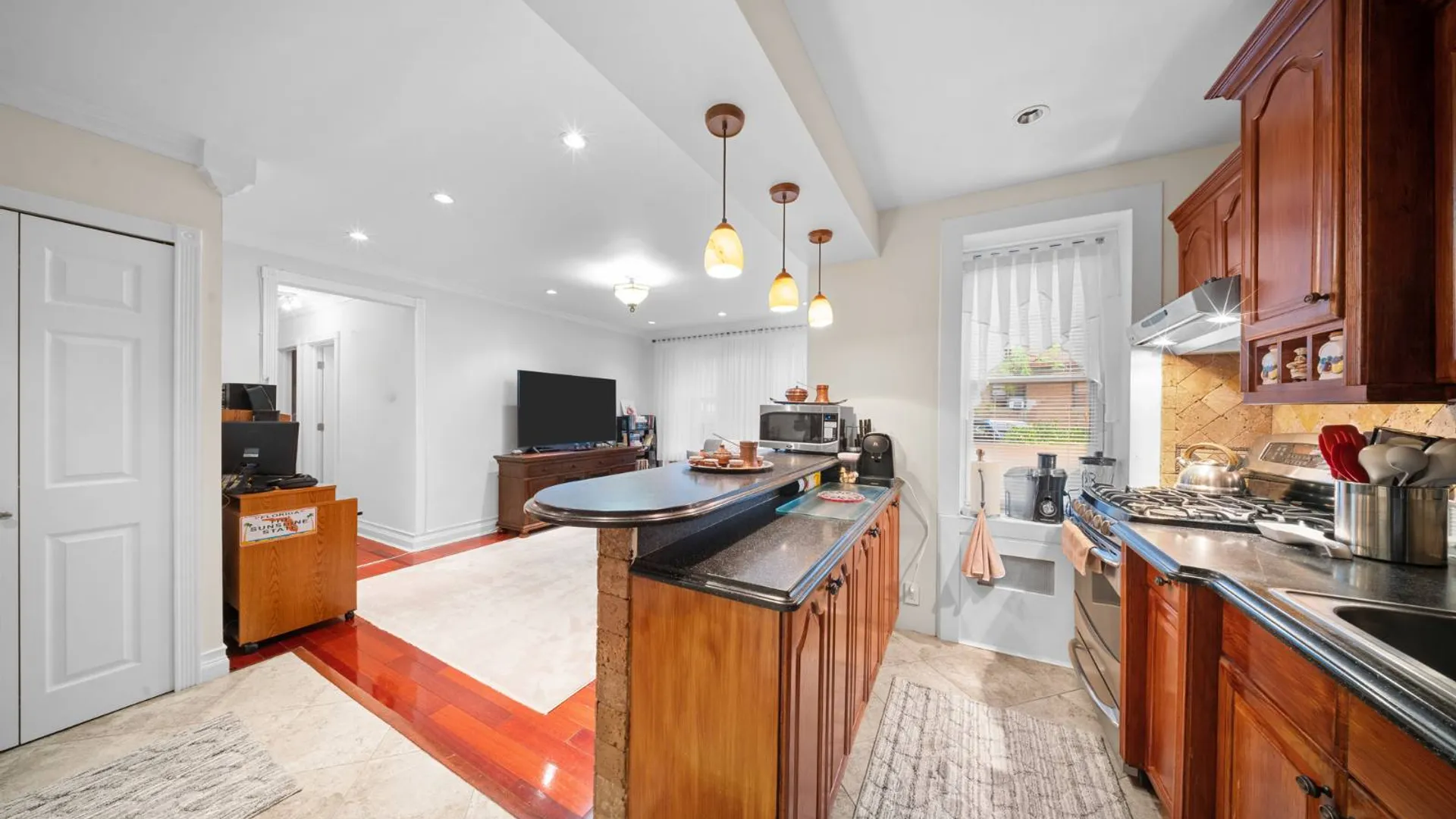 Property at 10807 65th Rd, Forest Hills, NY 11375 10