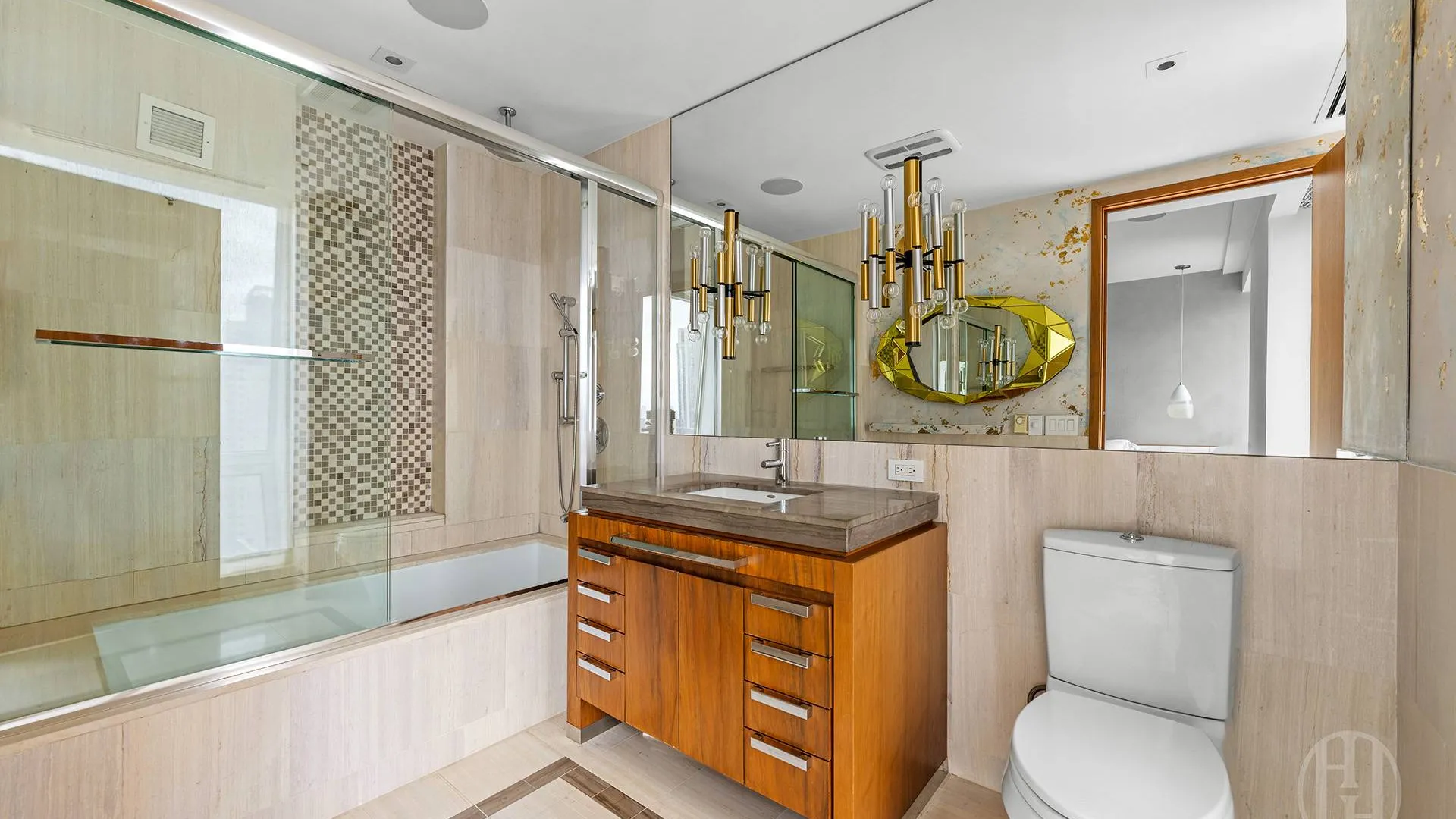 Property at 400 Fifth Avenue, New York, NY 10016 2