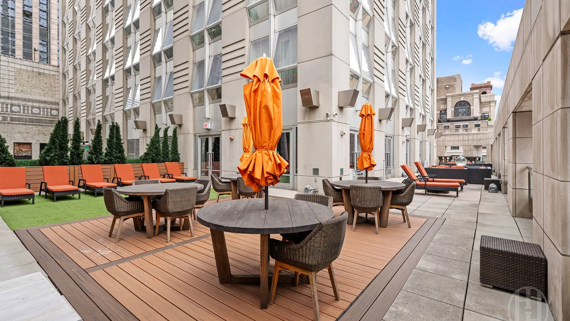 Property at 400 Fifth Avenue, New York, NY 10016 6