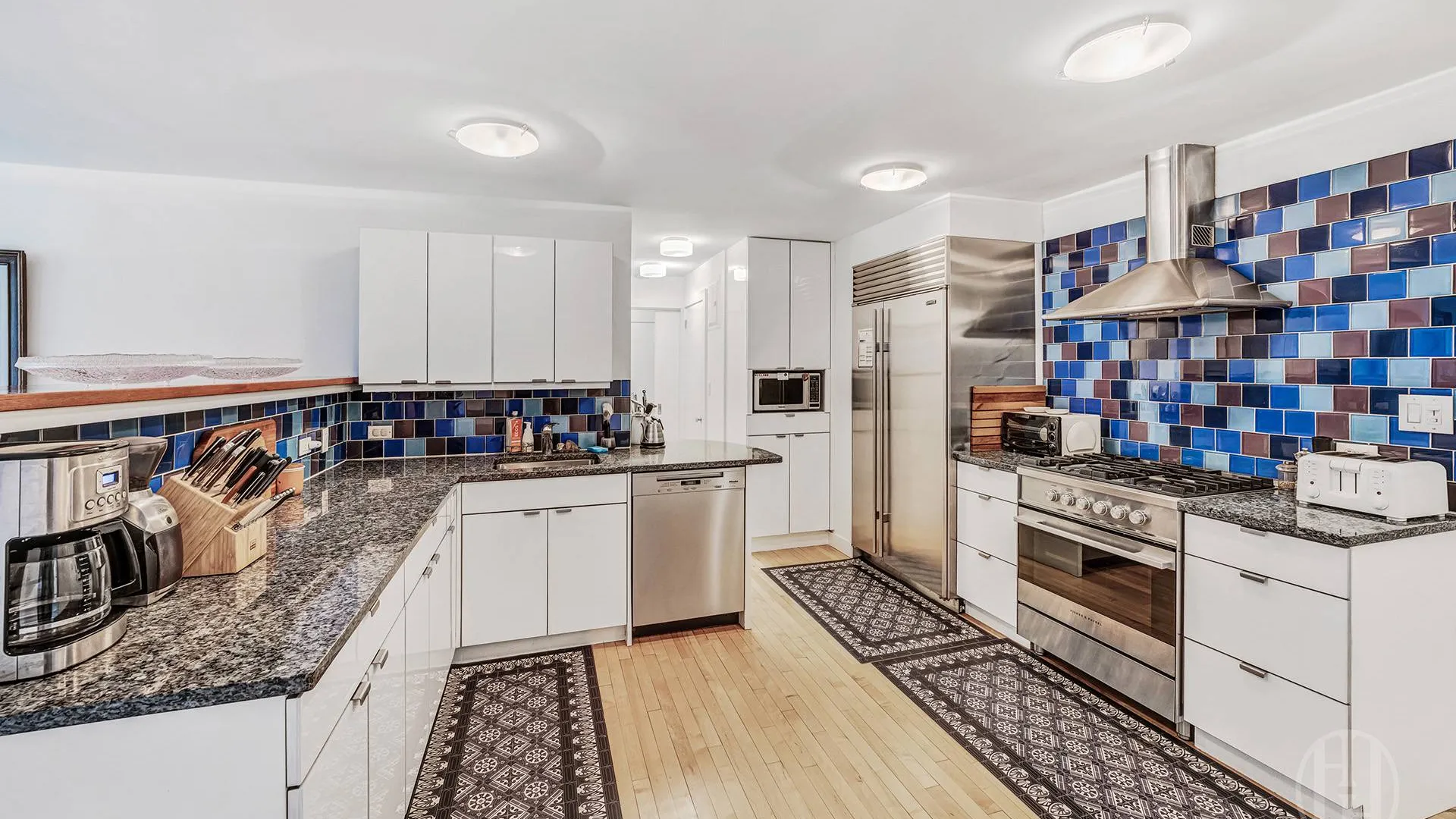 Property at 525 East 82nd Street, New York, NY 10028 16
