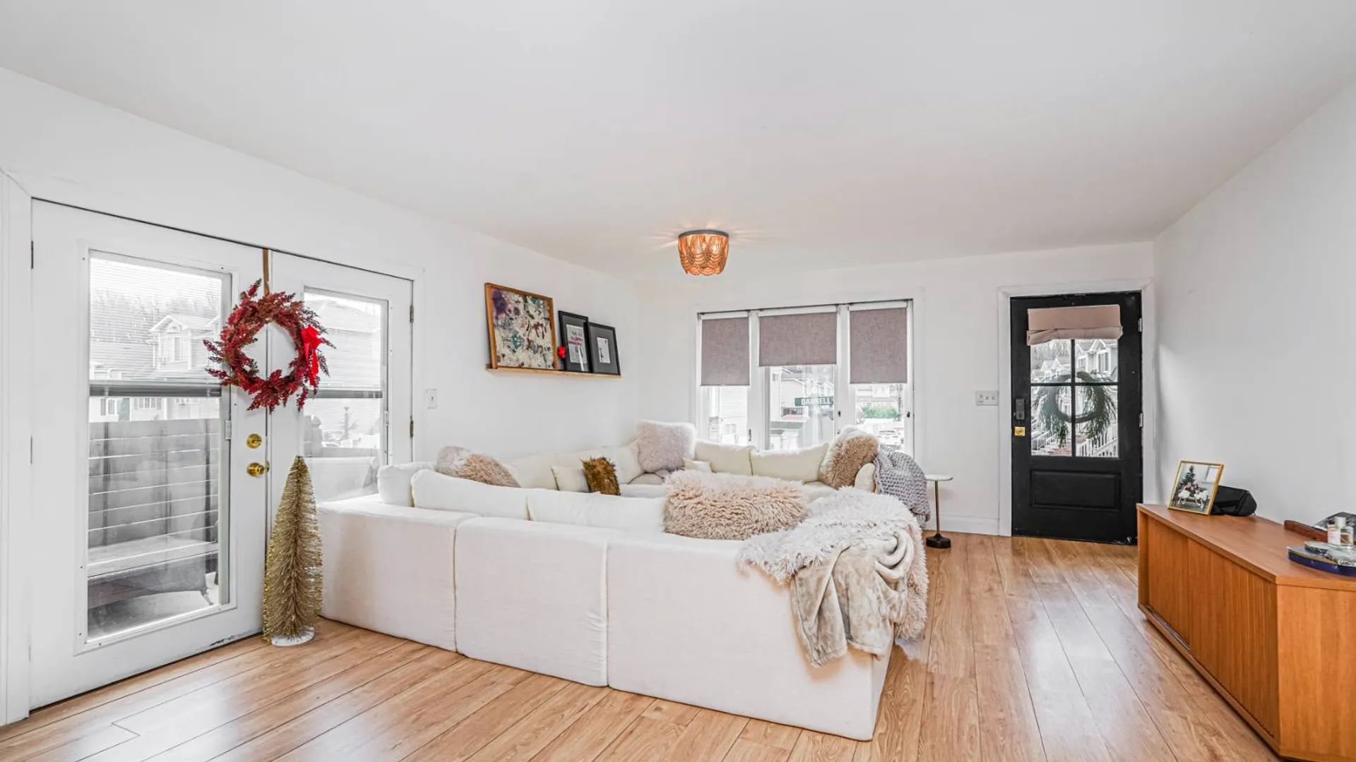 Property at 170 Darnell Lane, Staten Island, NY 10309 3