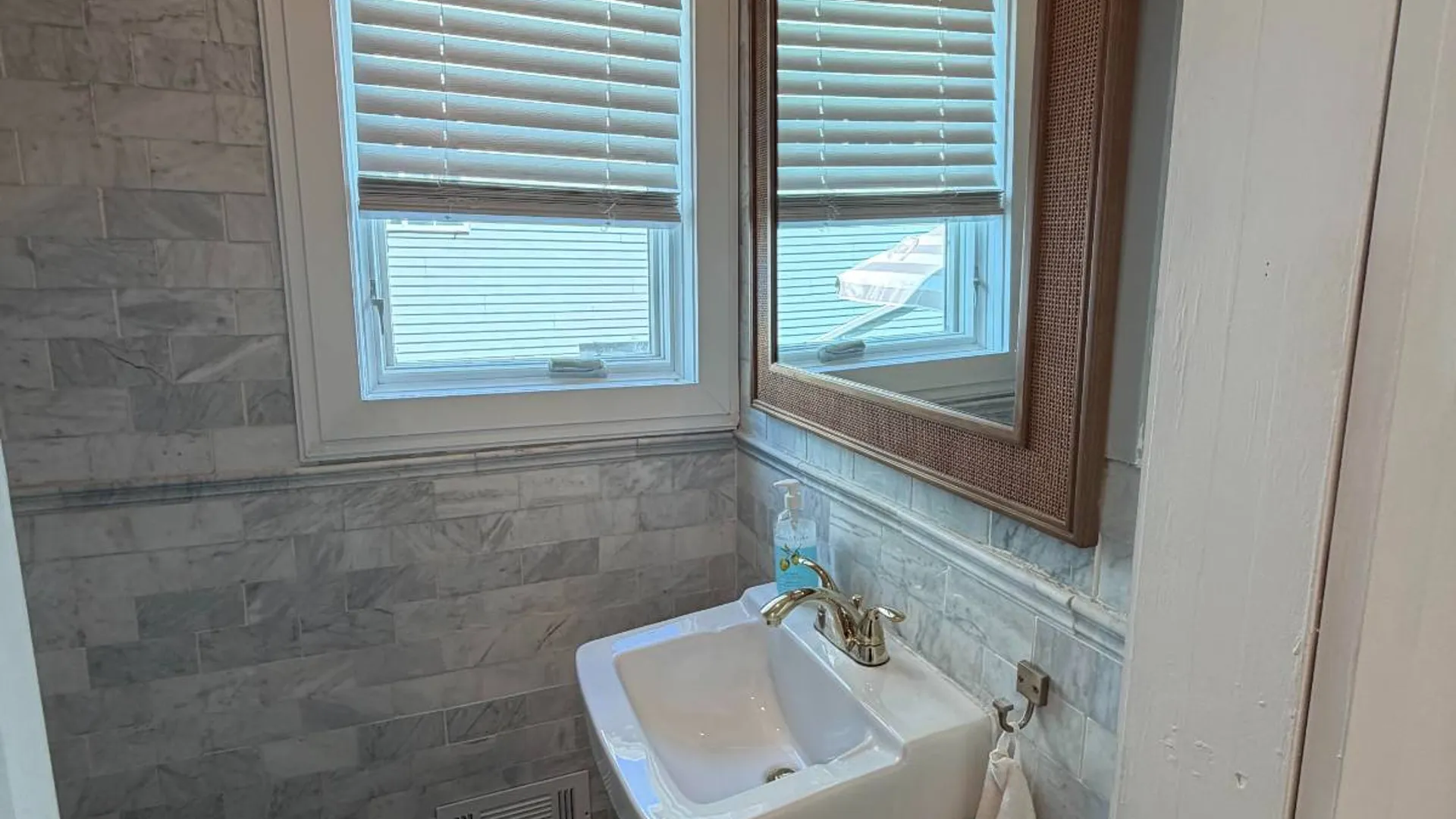 Property at 170 Darnell Lane, Staten Island, NY 10309 33