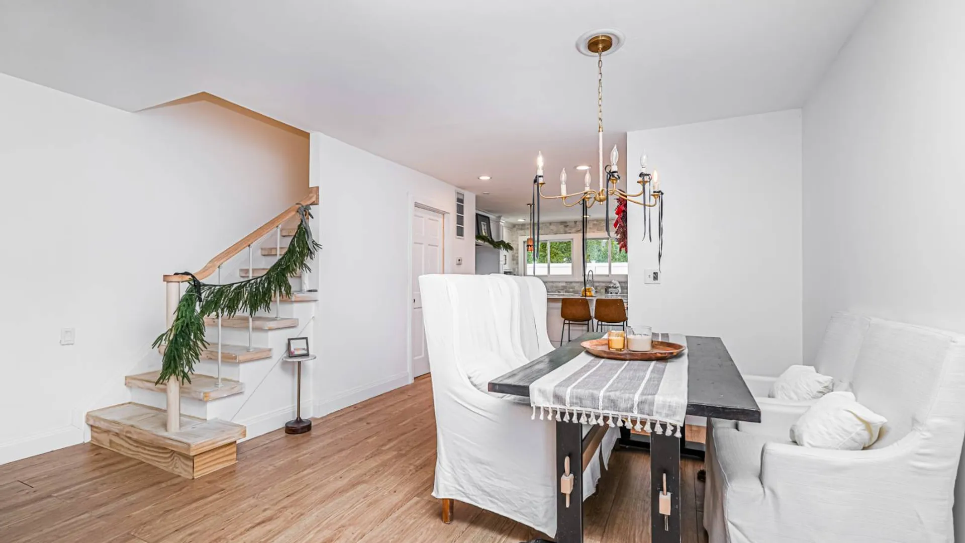 Property at 170 Darnell Lane, Staten Island, NY 10309 5