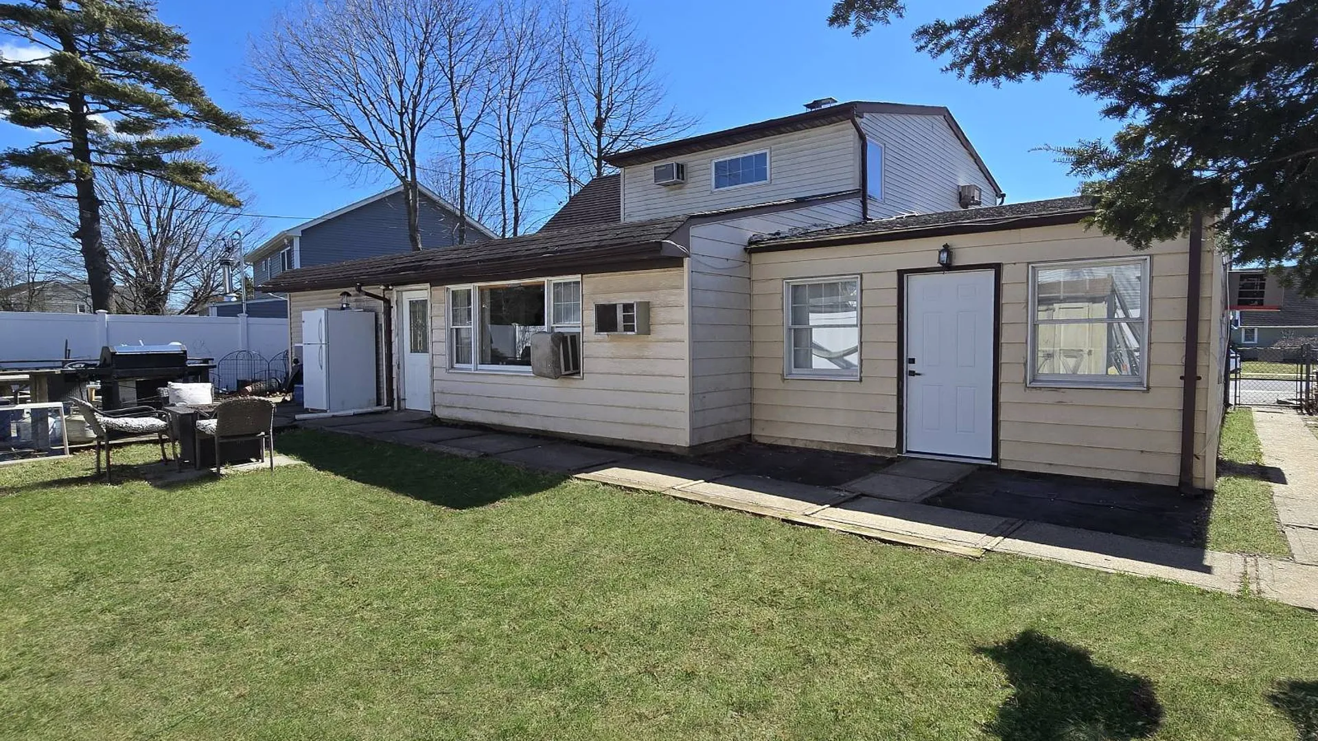 Property at 5 South Ln, Levittown, NY 11756 19