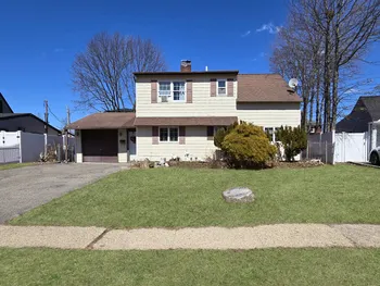 Property at 5 South Ln, Levittown, NY 11756