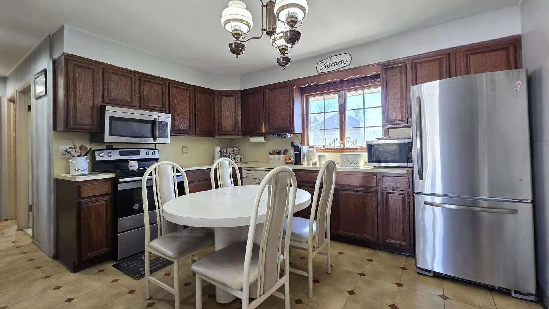 Property at 5 South Ln, Levittown, NY 11756 2