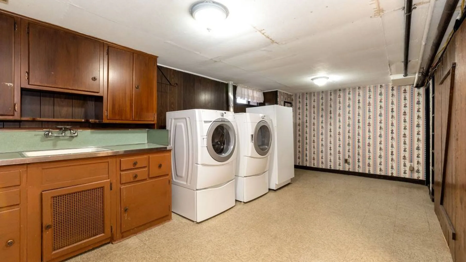 Property at 51-15 Bell Boulevard, Bayside Hills, NY 11364 24