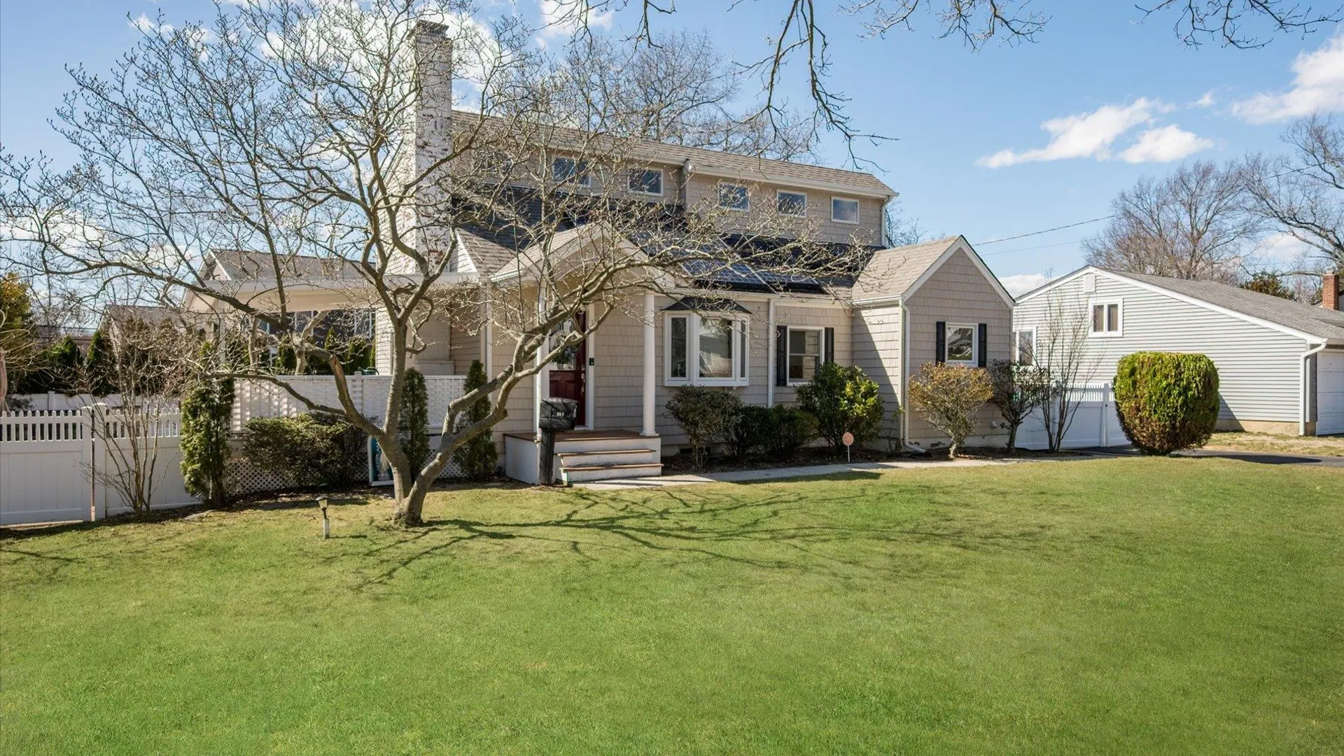 Property at 165 Little Whaleneck Road, Merrick, NY 11566 3