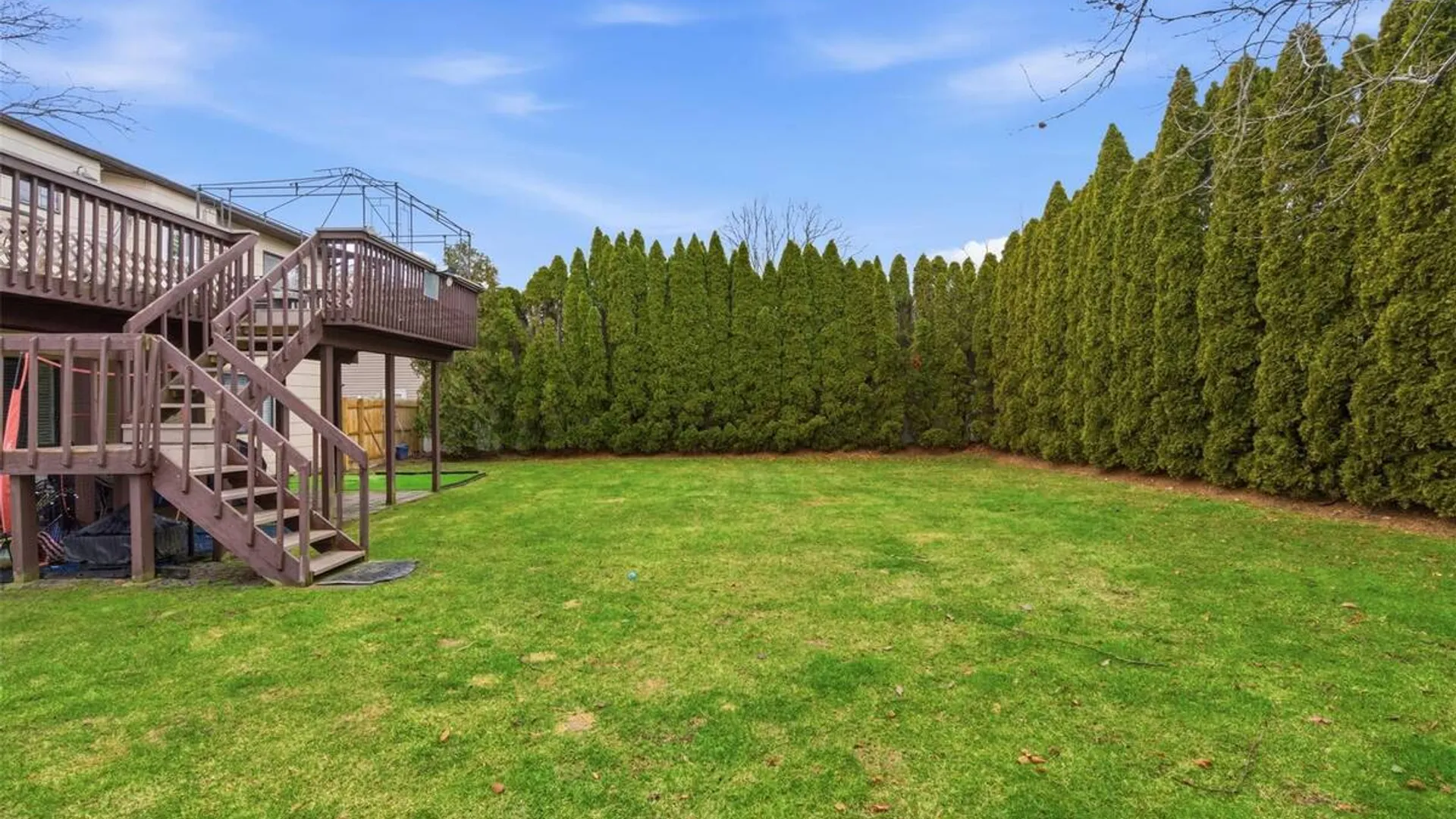 Property at 17 Westminster Lane, West Islip, NY 11795 21