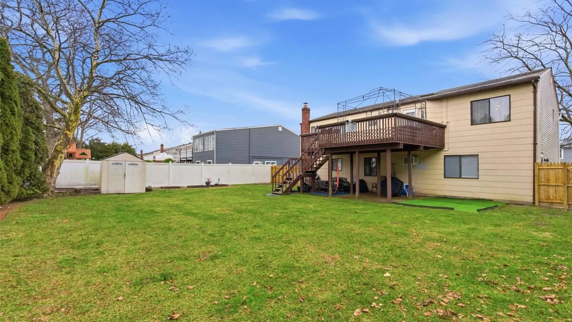 Property at 17 Westminster Lane, West Islip, NY 11795 22