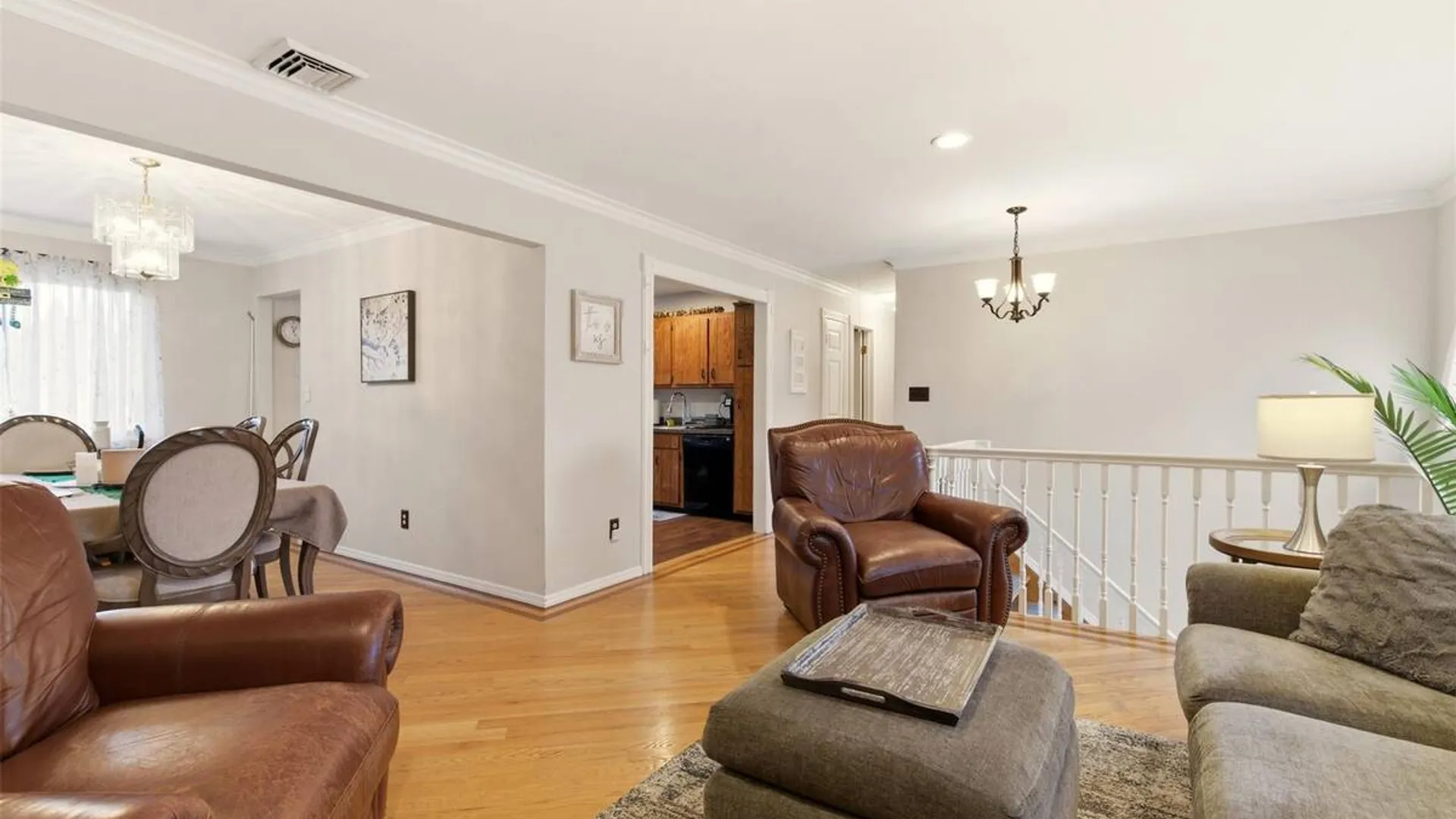 Property at 17 Westminster Lane, West Islip, NY 11795 4