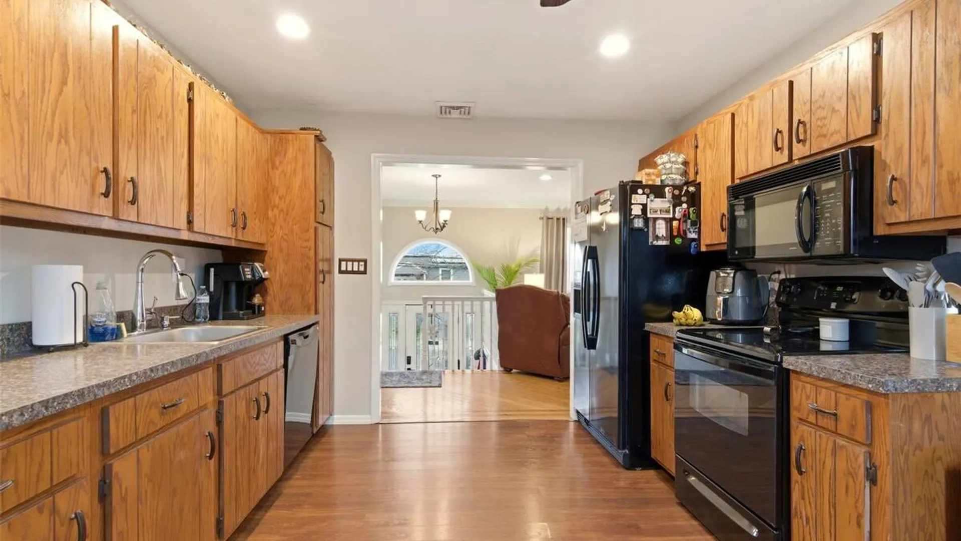 Property at 17 Westminster Lane, West Islip, NY 11795 8