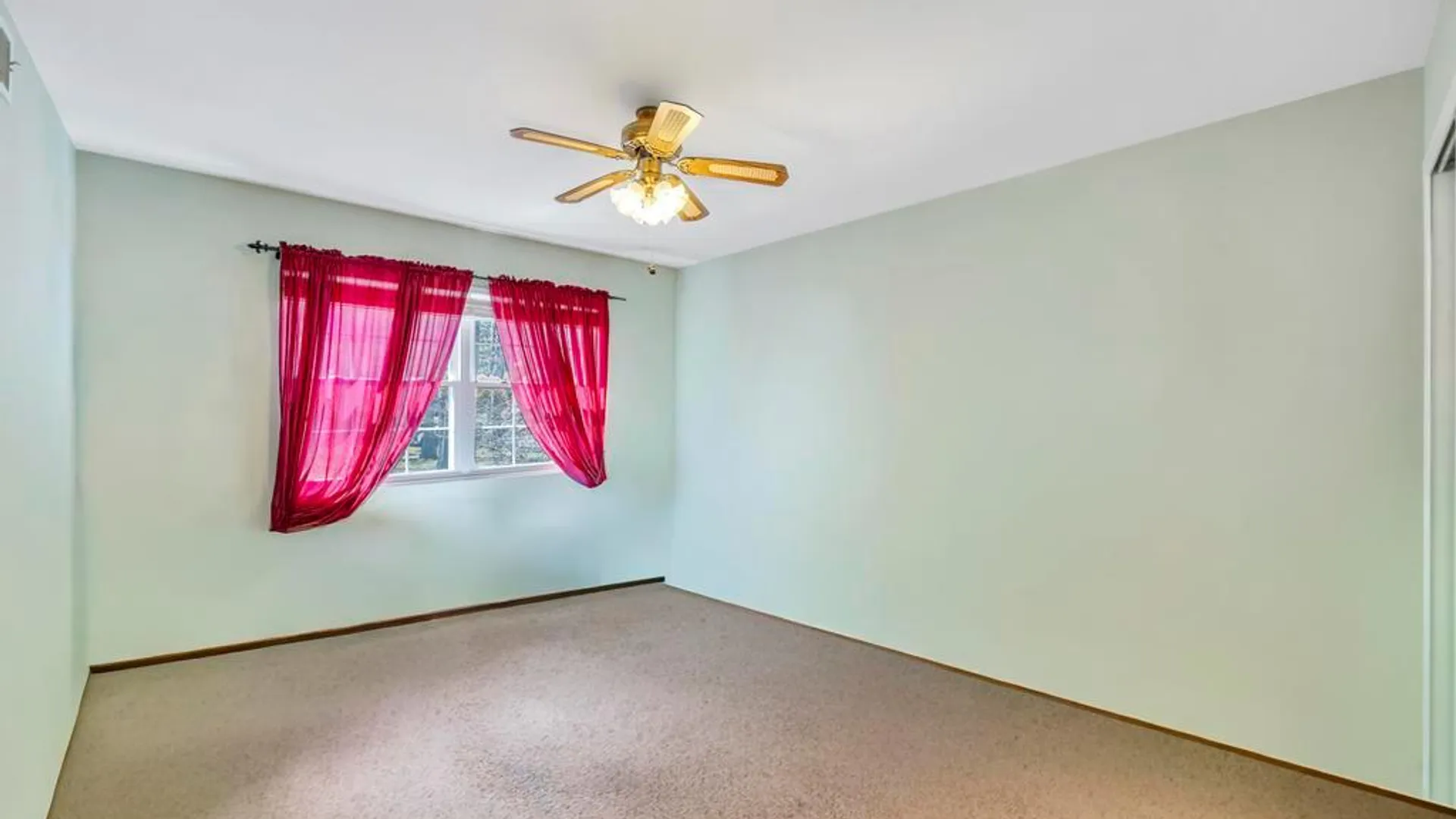 Property at 13 Mallard Path, Coram, NY 11727 18