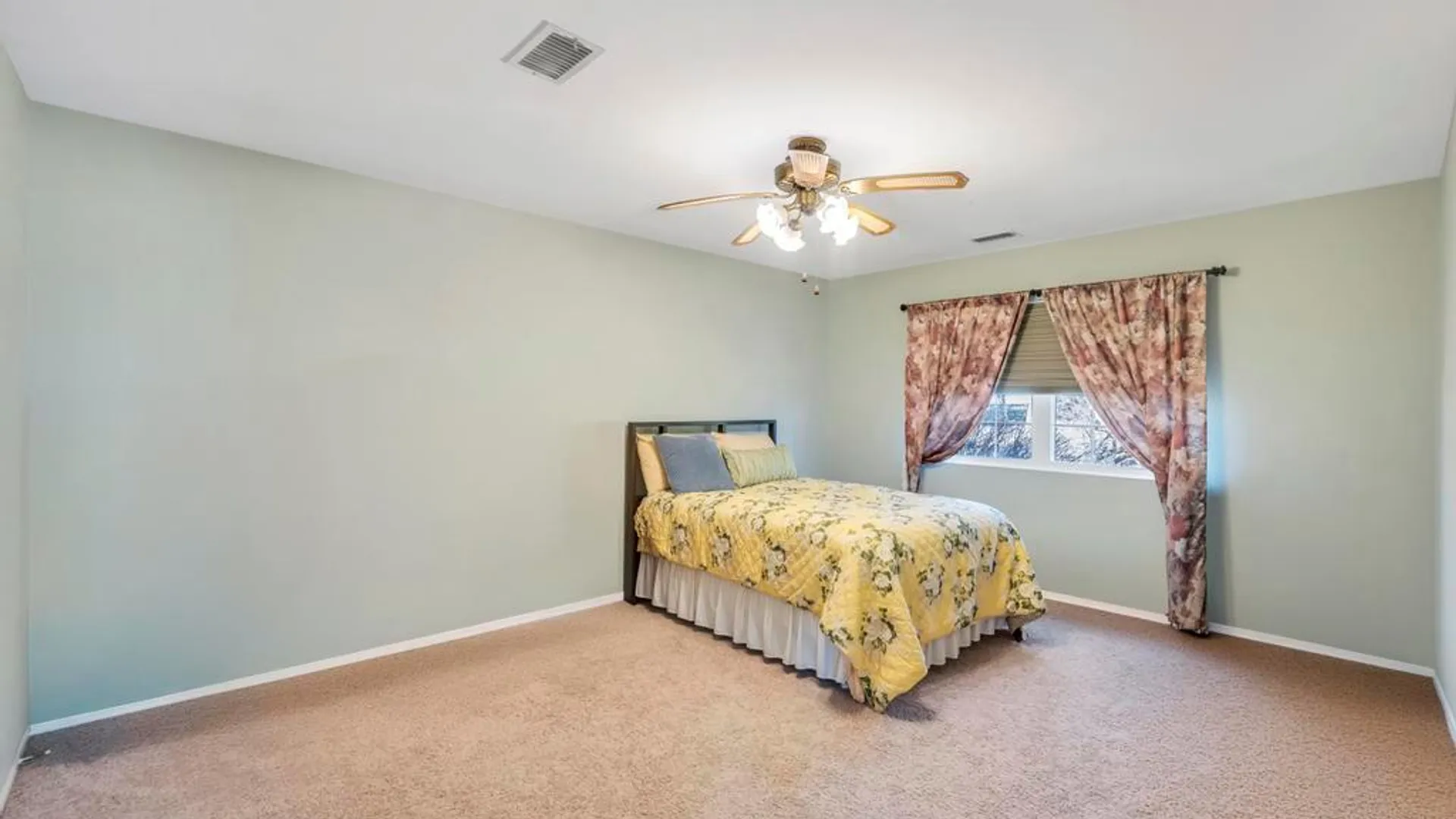 Property at 13 Mallard Path, Coram, NY 11727 22