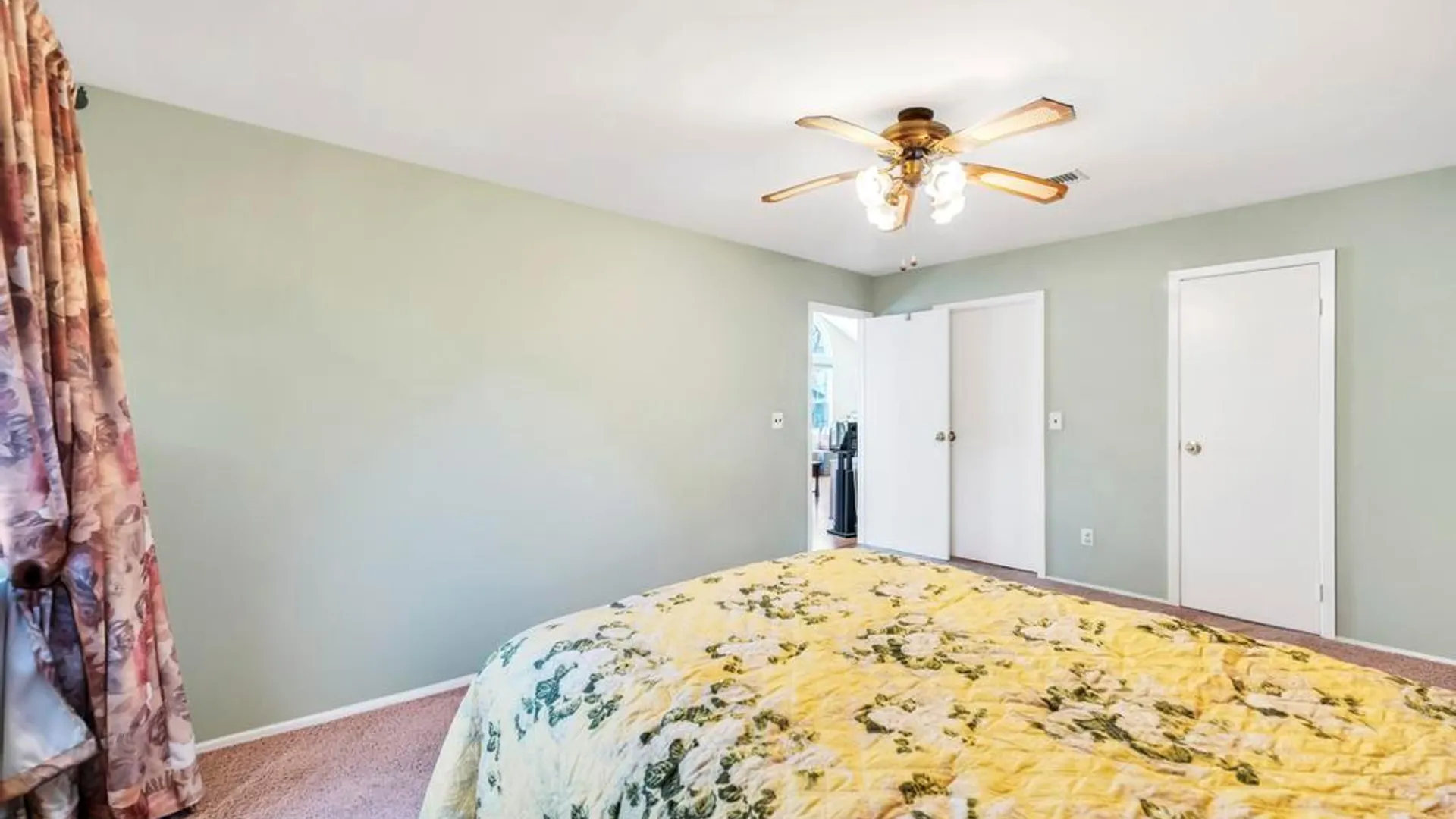 Property at 13 Mallard Path, Coram, NY 11727 23