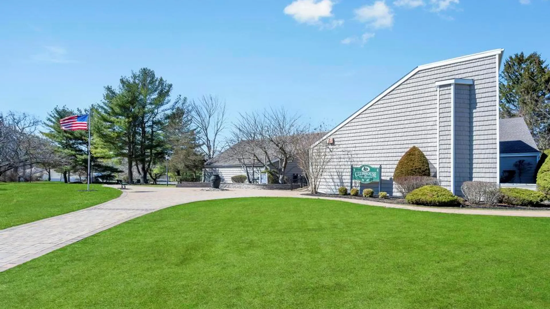 Property at 13 Mallard Path, Coram, NY 11727 27