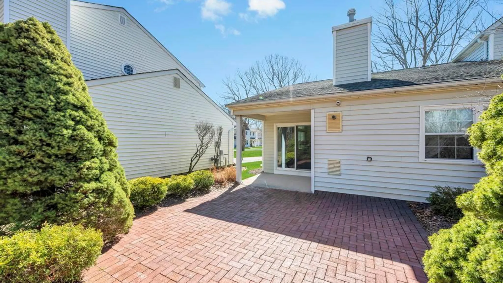 Property at 13 Mallard Path, Coram, NY 11727 4