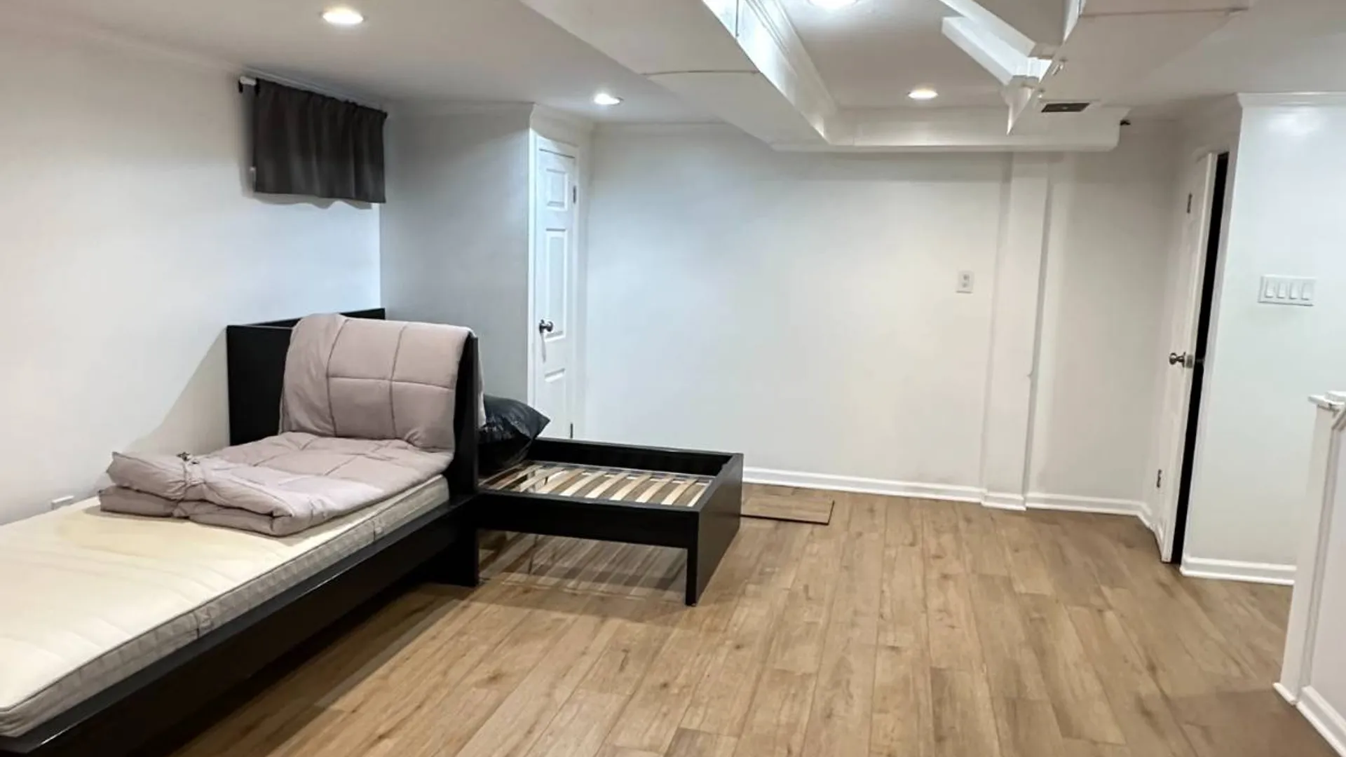 Property at 67-15 215th St, Oakland Gardens, NY 11364 16