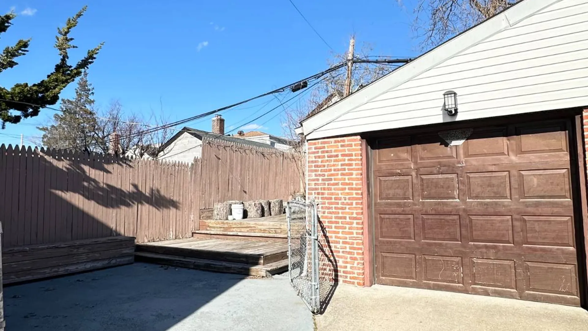 Property at 67-15 215th St, Oakland Gardens, NY 11364 4