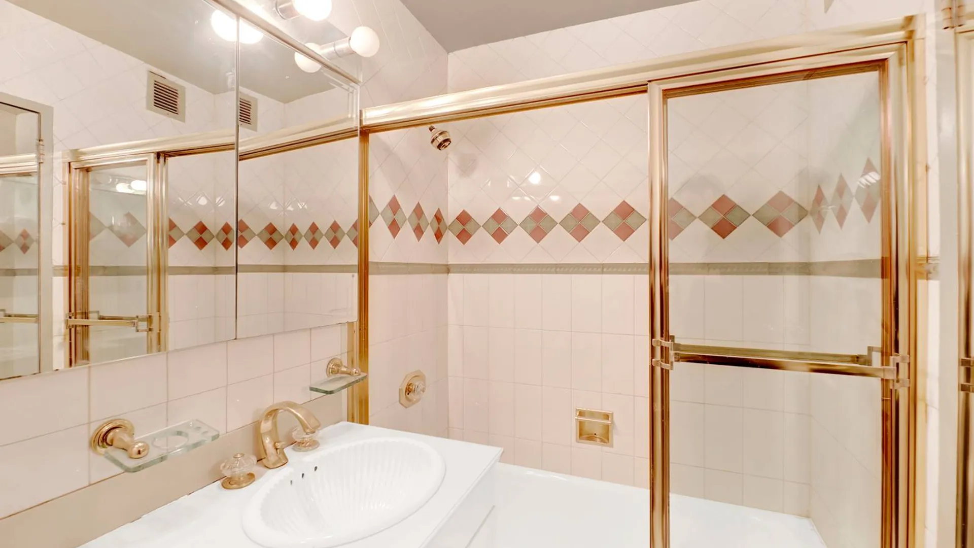 Property at 205 3rd Ave, Manhattan, NY 10003 15