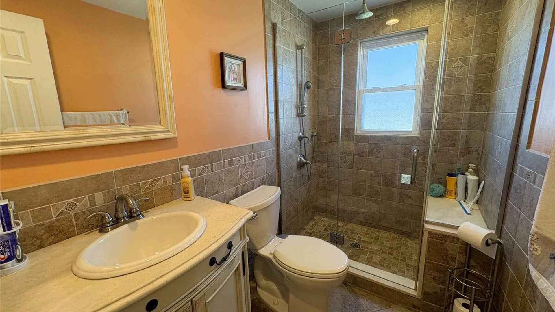 Property at 23 Kime Avenue, North Babylon, NY 11703 16