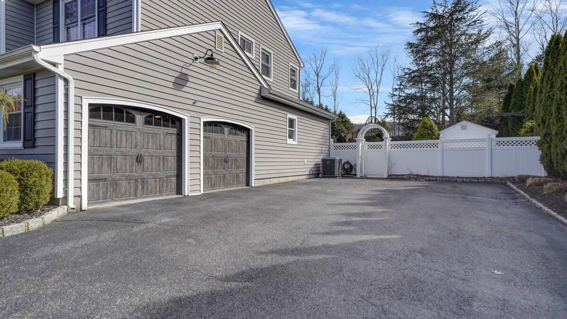 Property at 8 Kimberly Court, Manorville, NY 11949 3