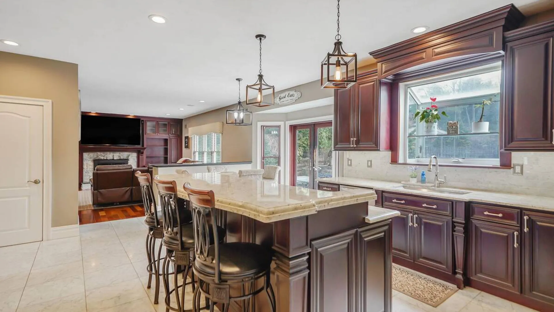 Property at 8 Kimberly Court, Manorville, NY 11949 5