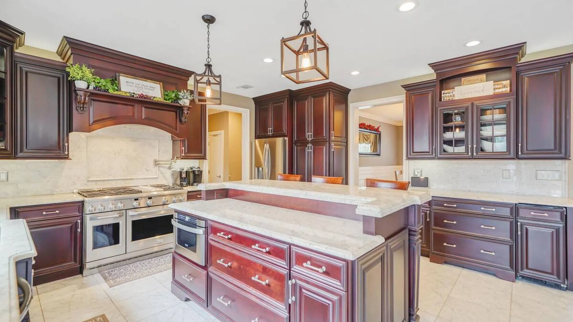 Property at 8 Kimberly Court, Manorville, NY 11949 6