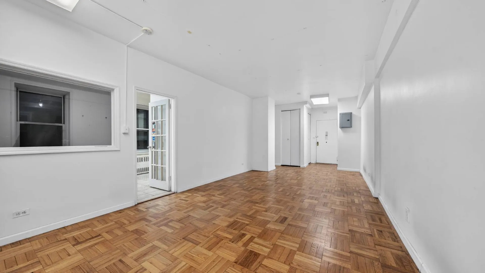 Property at 142-05 Roosevelt Ave, Flushing, NY 11354 2