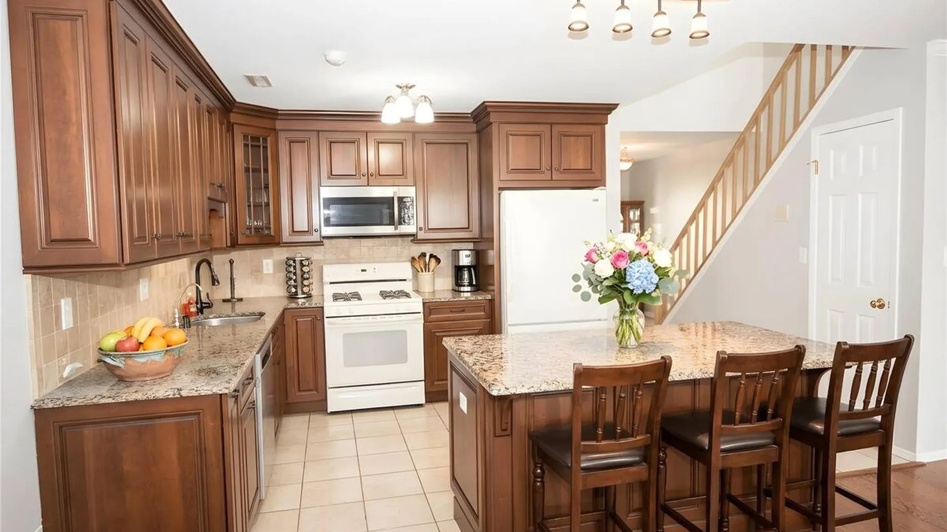 Property at 359 Colonial Circle, Manorville, NY 11949 4