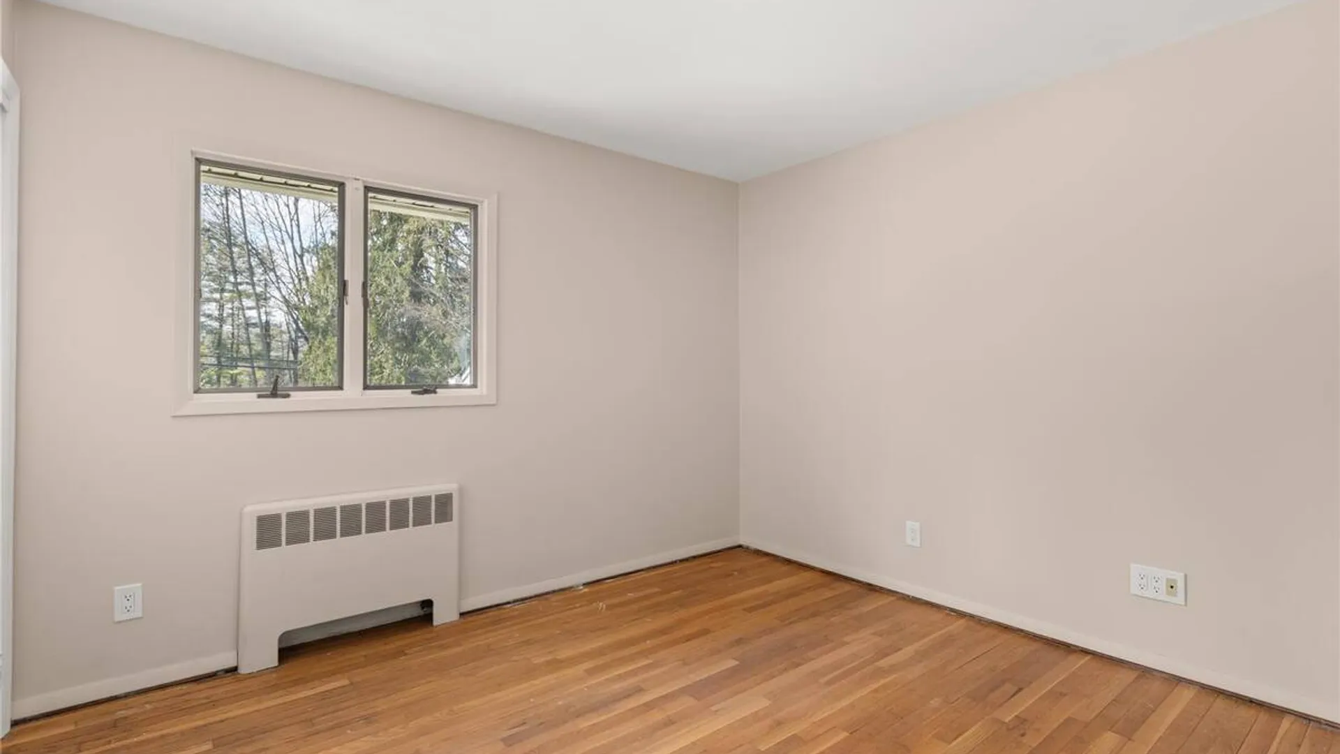 Property at 336 Dix Hills Road, Dix Hills, NY 11747 13