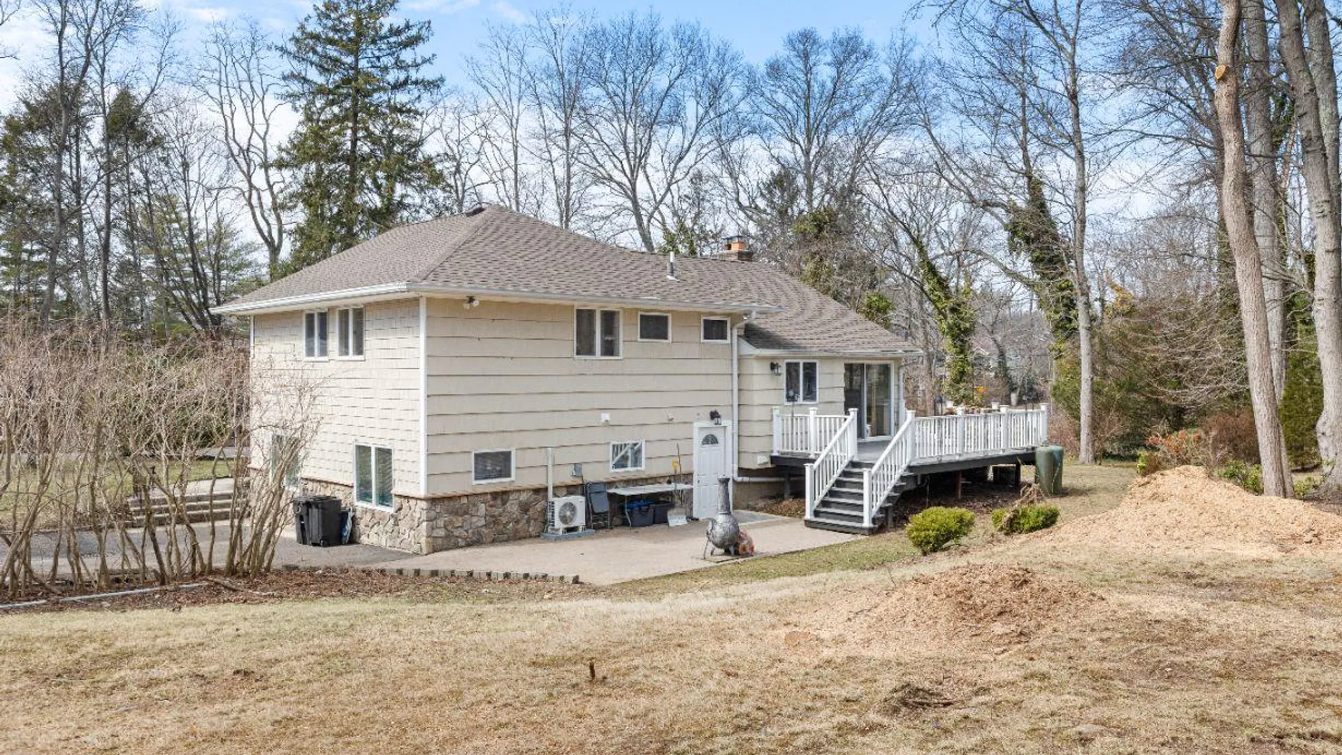 Property at 336 Dix Hills Road, Dix Hills, NY 11747 17