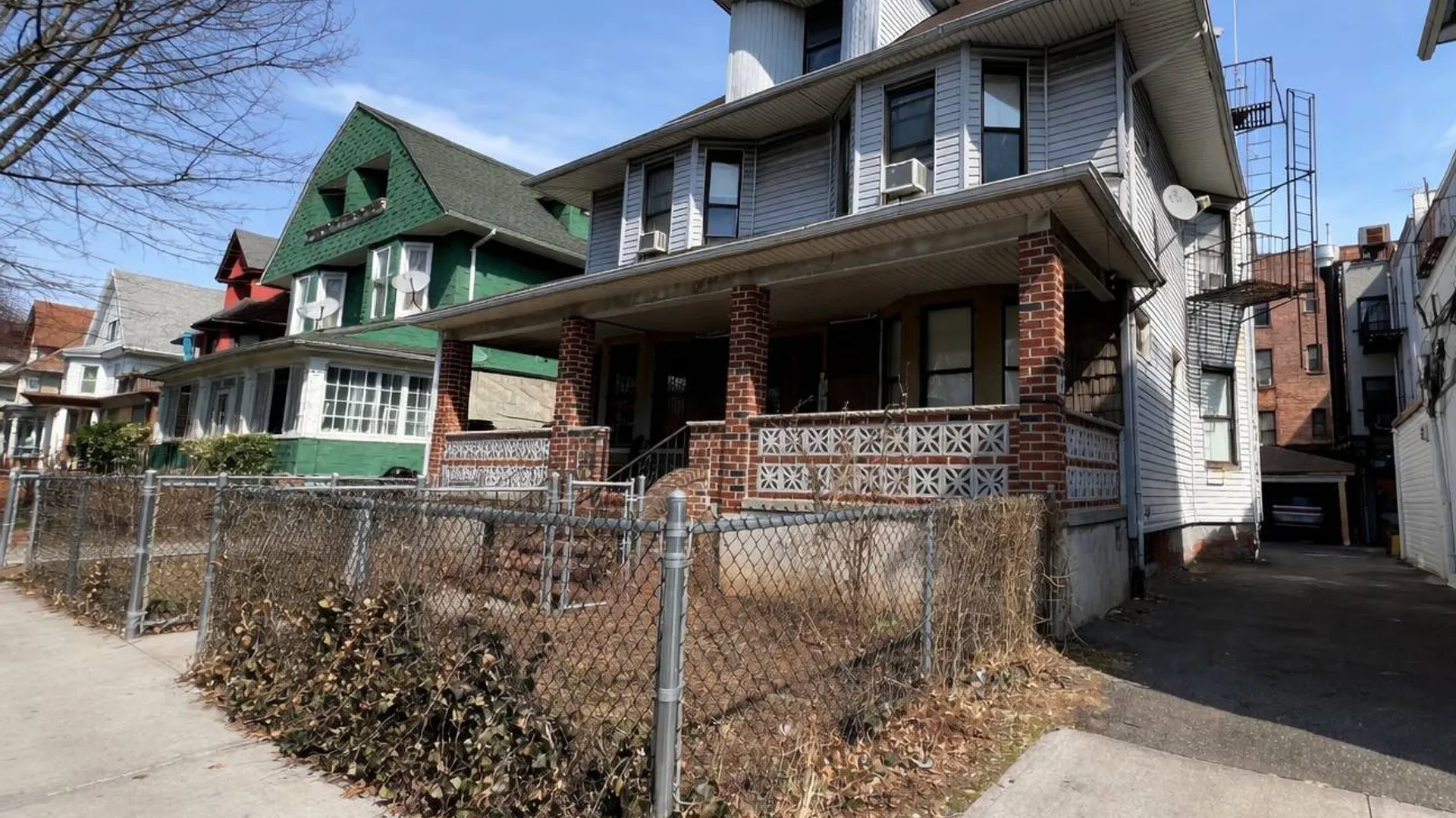 Property at 351 E 16th St, Brooklyn, NY 11226 2