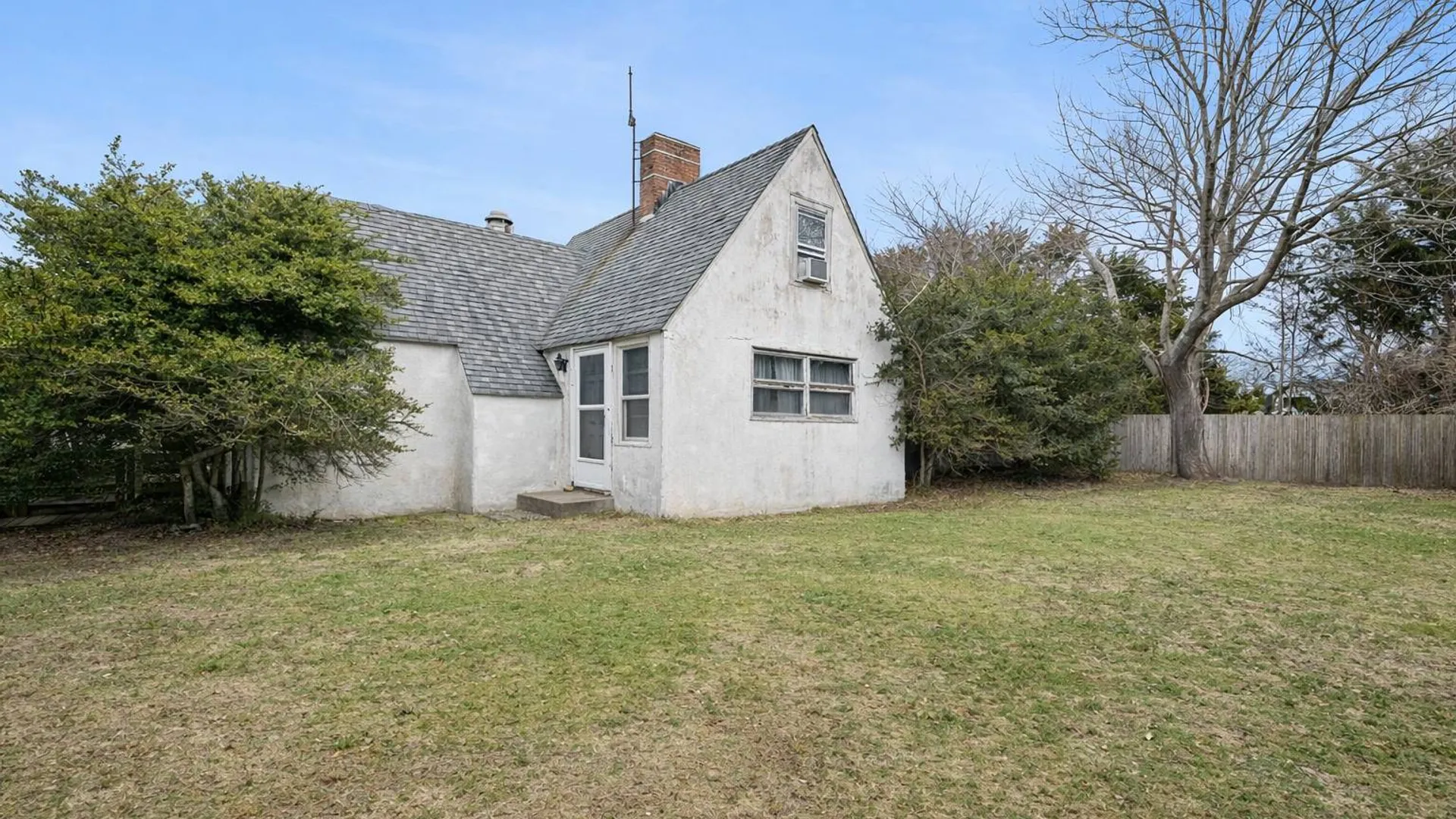 Property at 10 South Elliot Place, Montauk, NY 11954 8