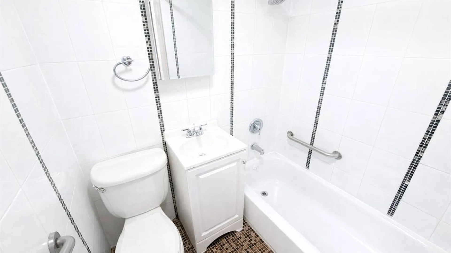 Property at 967 E 94th St, Brooklyn, NY 11236 10