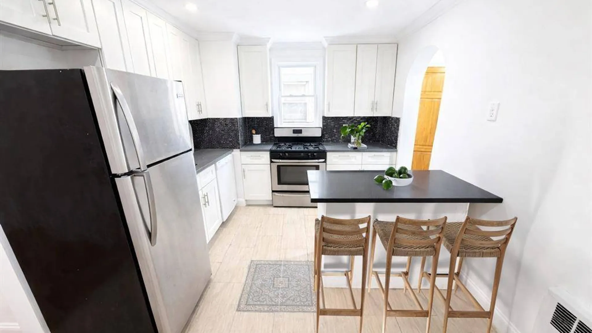 Property at 967 E 94th St, Brooklyn, NY 11236 6